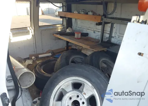 2004 Chevrolet Astro z USA, uszkodzony, nr VIN 1GCDL19X64B112374